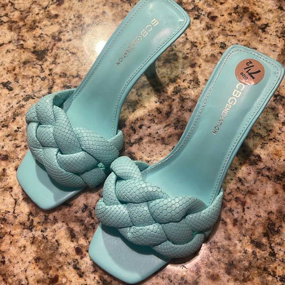 New BCBG eneration link braided heels 7 1/2